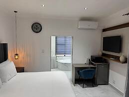 Boutique Hotel-Style Room In Ferndale-B2