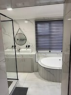 Boutique Hotel-Style Room In Ferndale-B2