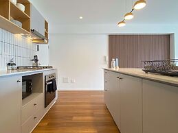 w Upscale 2BR w Balcony View in Miraflores