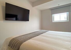 w Upscale 2BR w Balcony View in Miraflores