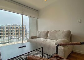 w Upscale 2BR w Balcony View in Miraflores