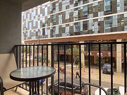 w Design-forward 2BR w Balcony in Miraflores