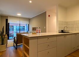 w Design-forward 2BR w Balcony in Miraflores