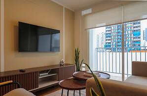 w Light-filled 2BR w Balcony in Miraflores