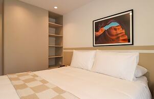 w Light-filled 2BR w Balcony in Miraflores