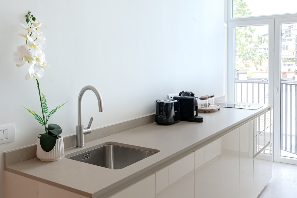 One Lux Stay 1br/ 1BA Antwerp Near Central Station