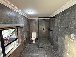 Boutique Hotel-Style Room In Ferndale-C3