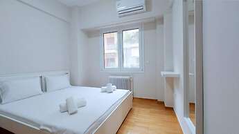Kolonaki A modern and bright apartment