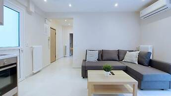 Kolonaki A modern and bright apartment