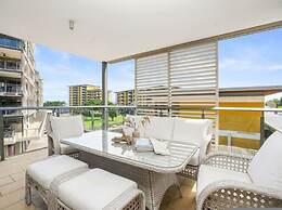 Zen Bayside Seaview - Balcony - Shared Pool