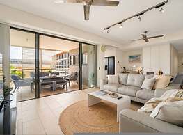 Zen Bayside Seaview - Balcony - Shared Pool