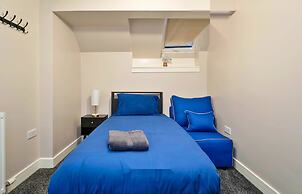 Spacious 4BR City Centre Apartment Dundee