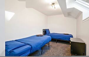 Spacious 4BR City Centre Apartment Dundee