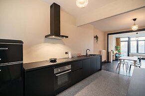 Comfortable 2BR Apartment - Central Antwerp