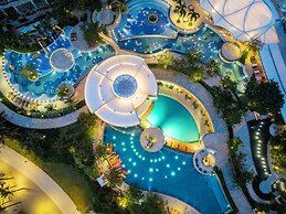 Salt Crystal Hotel By RìChū