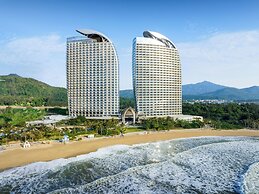 Salt Crystal Hotel By RìChū