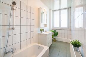 Large Antwerp City Center Apartments2bbns