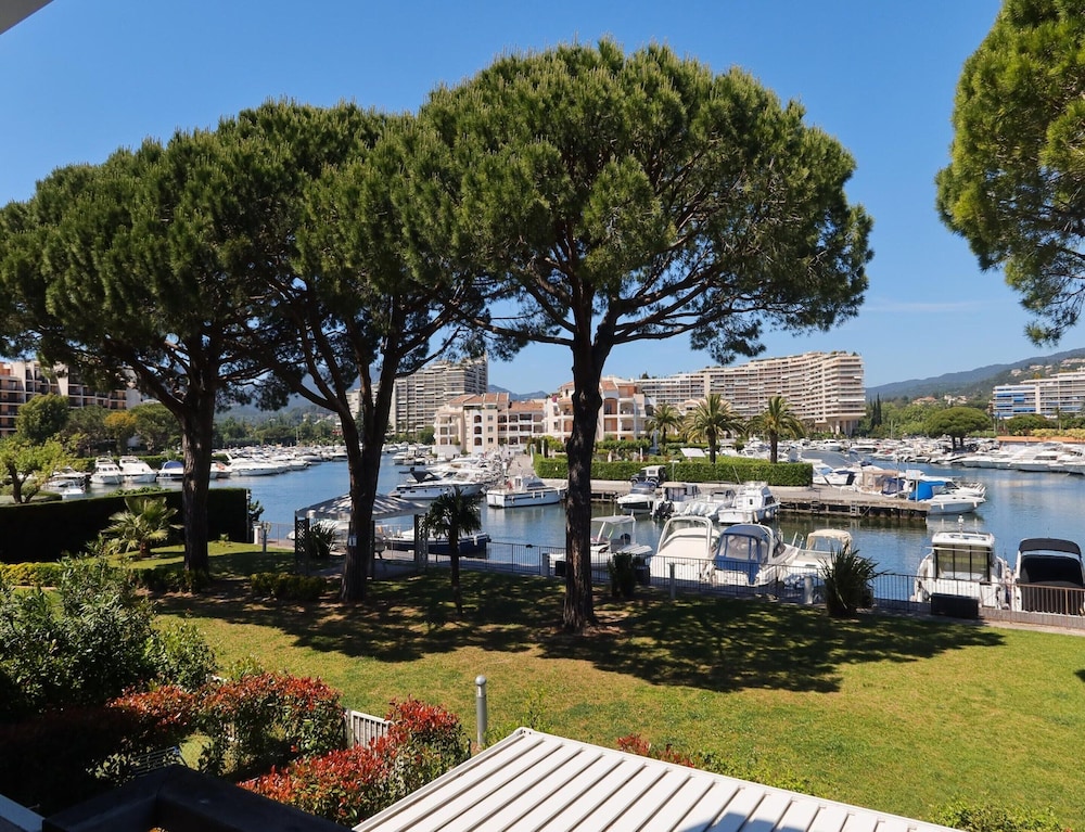 Marina View Stay for Four