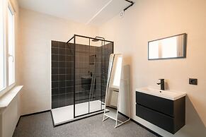 Comfortable 2br/14p Apartment - Central Antwerp