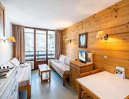 Slope-access Morillon Apartment for 4