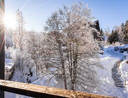 Slope-access Morillon Apartment for 4