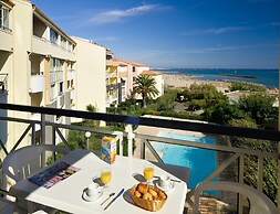 Cap D'agde Large Beach Stay for Eight