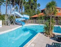 Apartment With Access to Pool