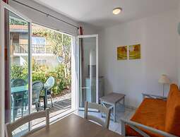 Apartment With Access to Pool