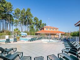 Apartment With Access to Pool