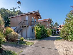 Apartment With Access to Pool