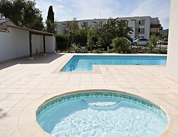 Spacious Marina Stay for Six