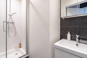 Cozy Antwerp Apartment Stay for 7