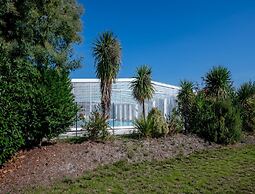 Home for 8 With Pool and Sauna
