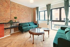 Spacious 2BR - Grand Central Apartments