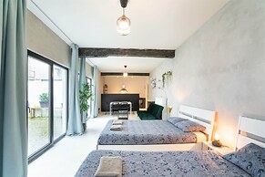 Antwerp Central 1br/7p Apartment