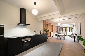 Very Large Central Station 3br/14p Apartment