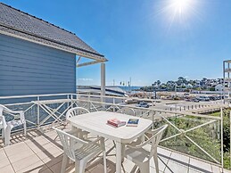 Beach Flat With Pool