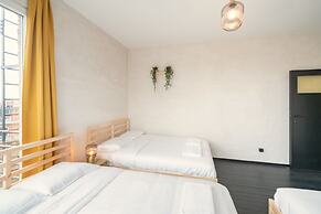 Spacious 2BR Stay for 14 by Grand Central