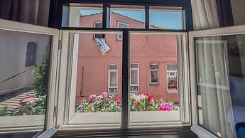 Balat Side Apart