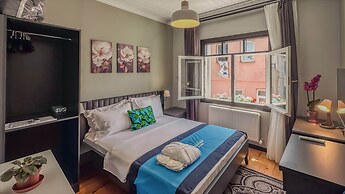 Balat Side Apart