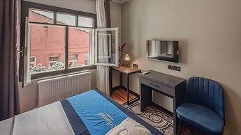 Balat Side Apart