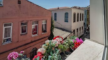 Balat Side Apart
