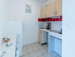 Modern Studio in Parentis-en-born
