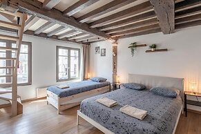 Spacious 11-person Stay in Antwerp