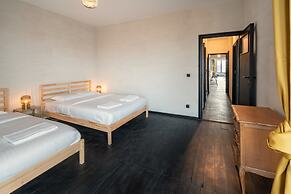 2BR Apartment Near Grand Central for 14P