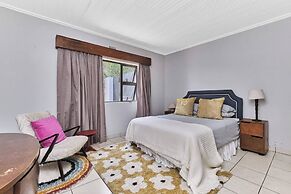 Cozy Two Bedroom Escape