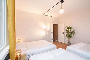 2BR Apartment - Central Station Area
