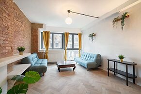Grand Central Station 2br/14p Apartment