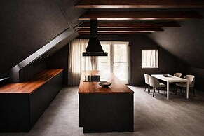 Four Seasons Spring Suite