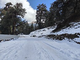 Pahadi Resort Chopta